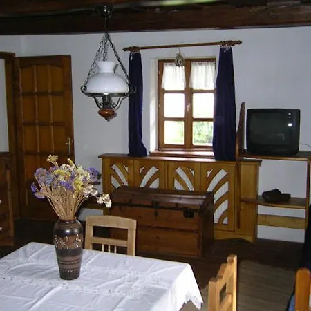 Csato Vendeghaz 3* ティハニ