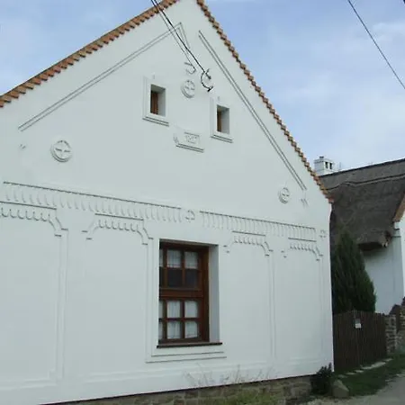 Csato Vendeghaz ティハニ