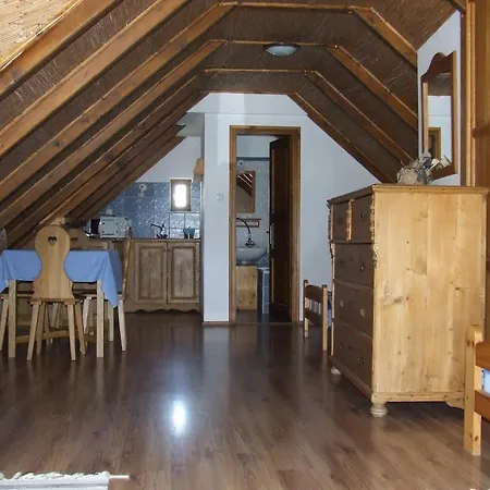 Csato Vendeghaz 3* ティハニ