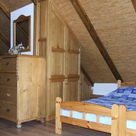 Csato Vendeghaz ティハニ