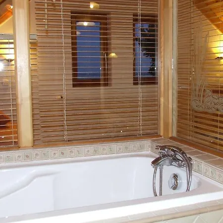 Csato Vendeghaz ゲストハウス ティハニ