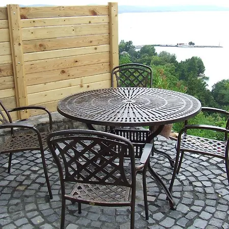 ゲストハウス Csato Vendeghaz ティハニ